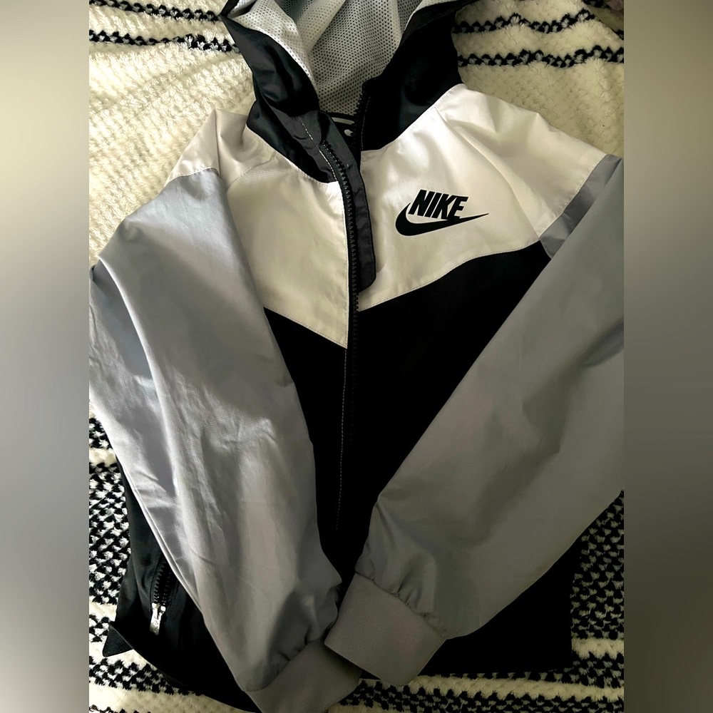 Nike rain jacket in great condition.